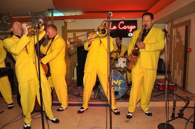 min 2009 05 06 cargo club 584